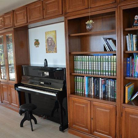 Il Girasole Appartement Meina Kamer foto