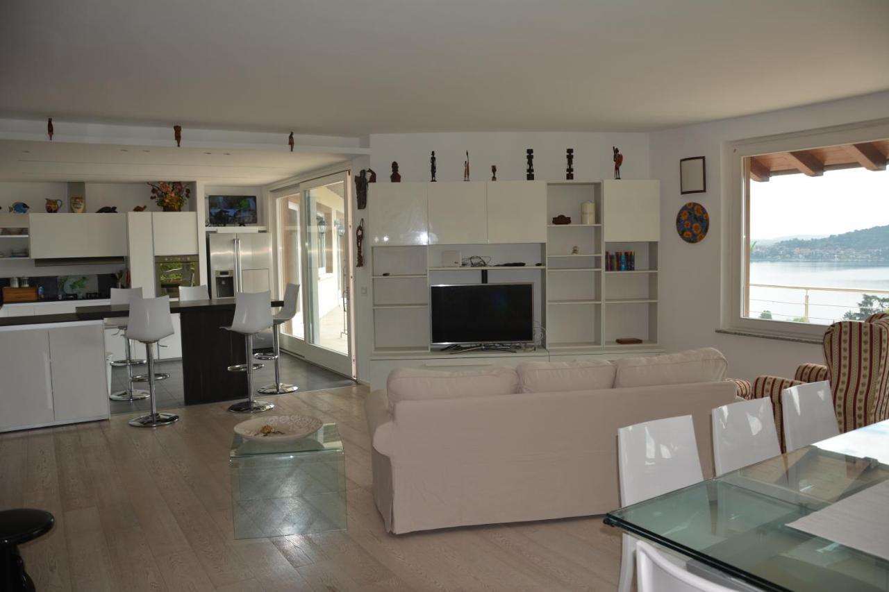 Il Girasole Appartement Meina Kamer foto