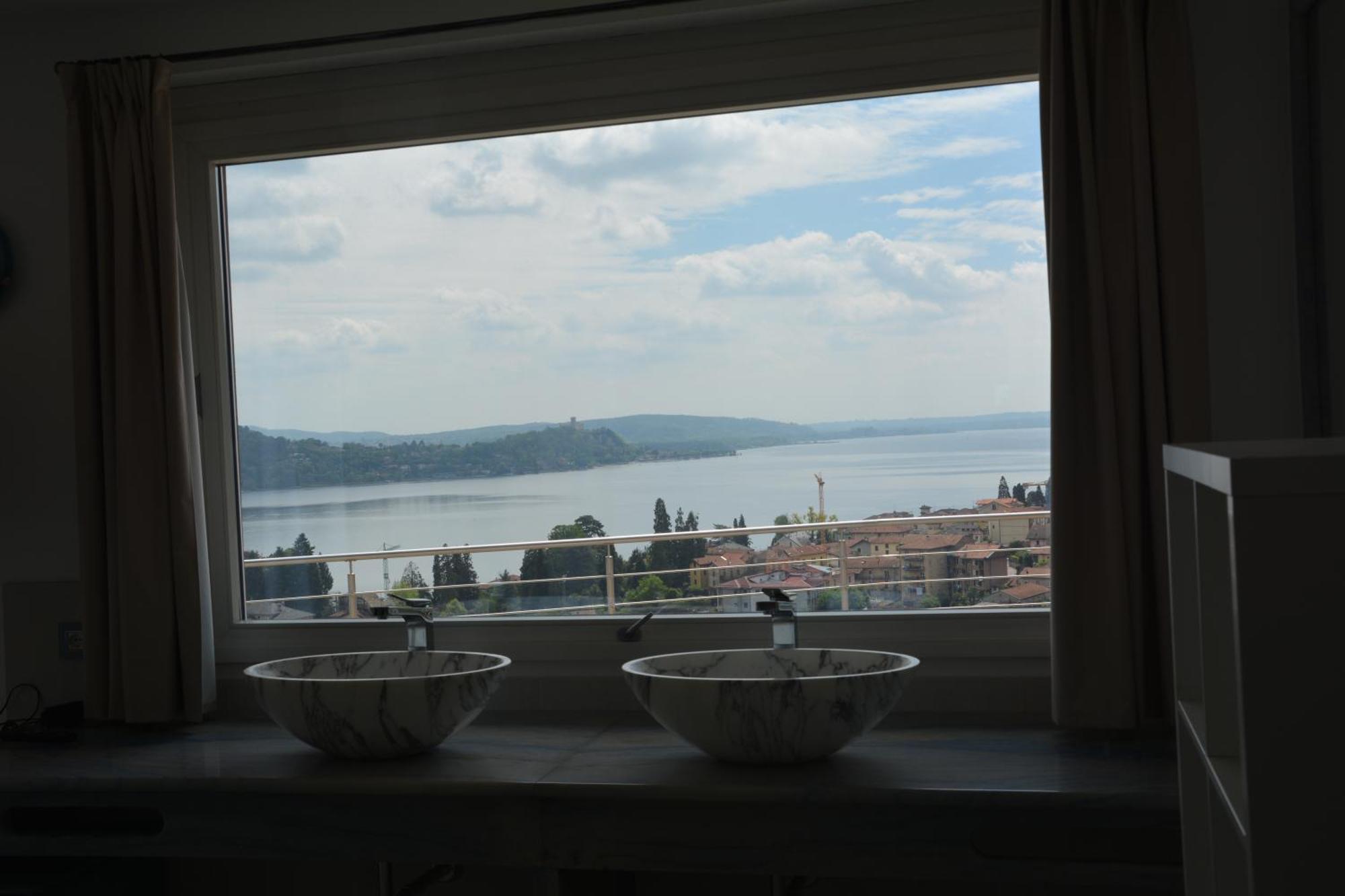 Il Girasole Appartement Meina Kamer foto
