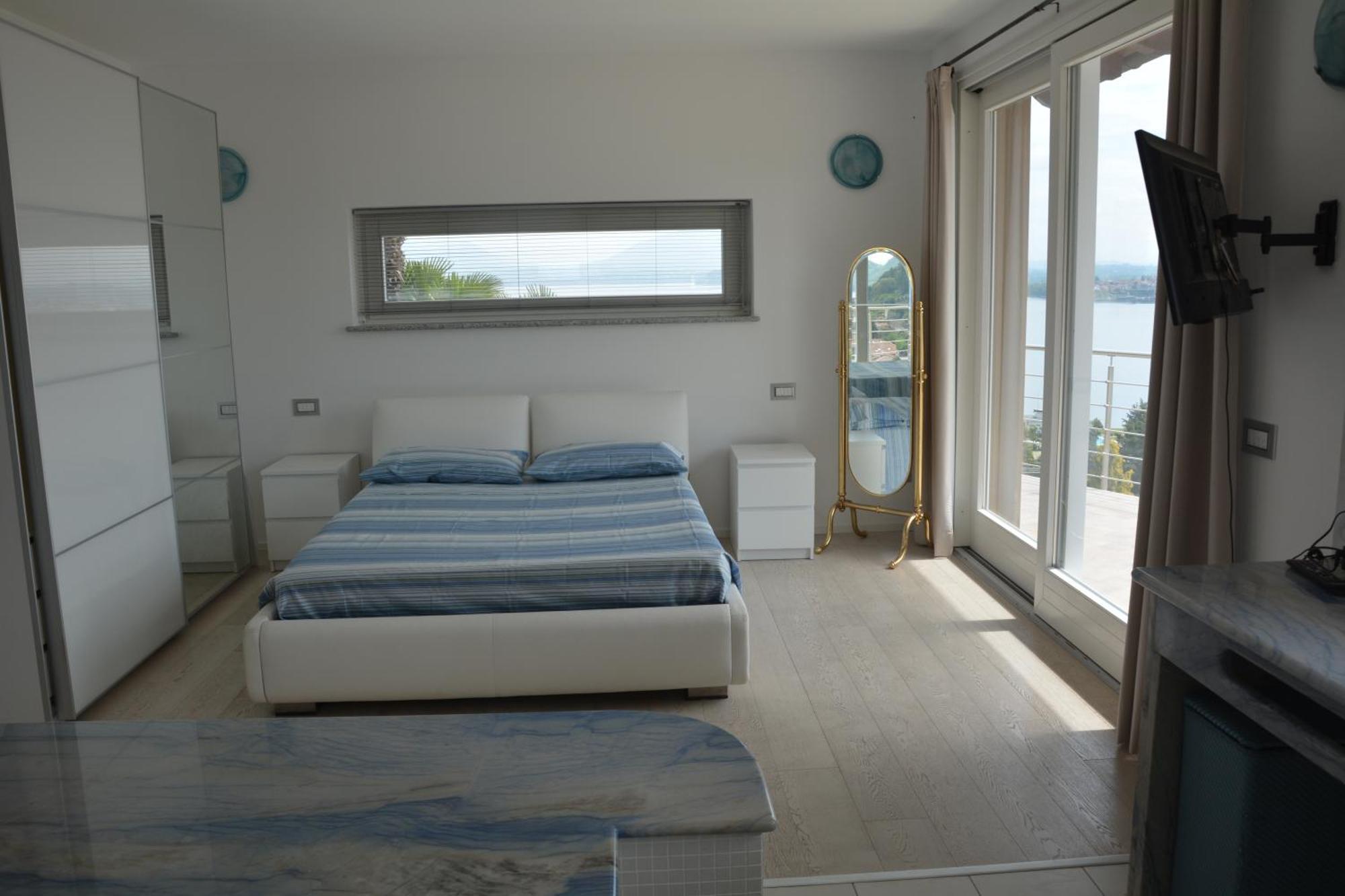 Il Girasole Appartement Meina Kamer foto